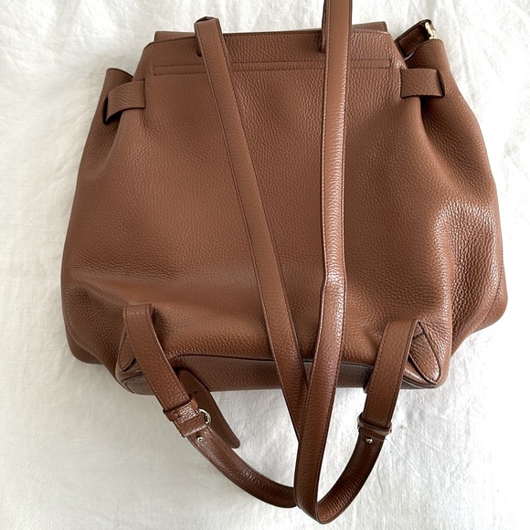 Cuyana Leather Backpack Brown/Caramel - Picture 5 of 16